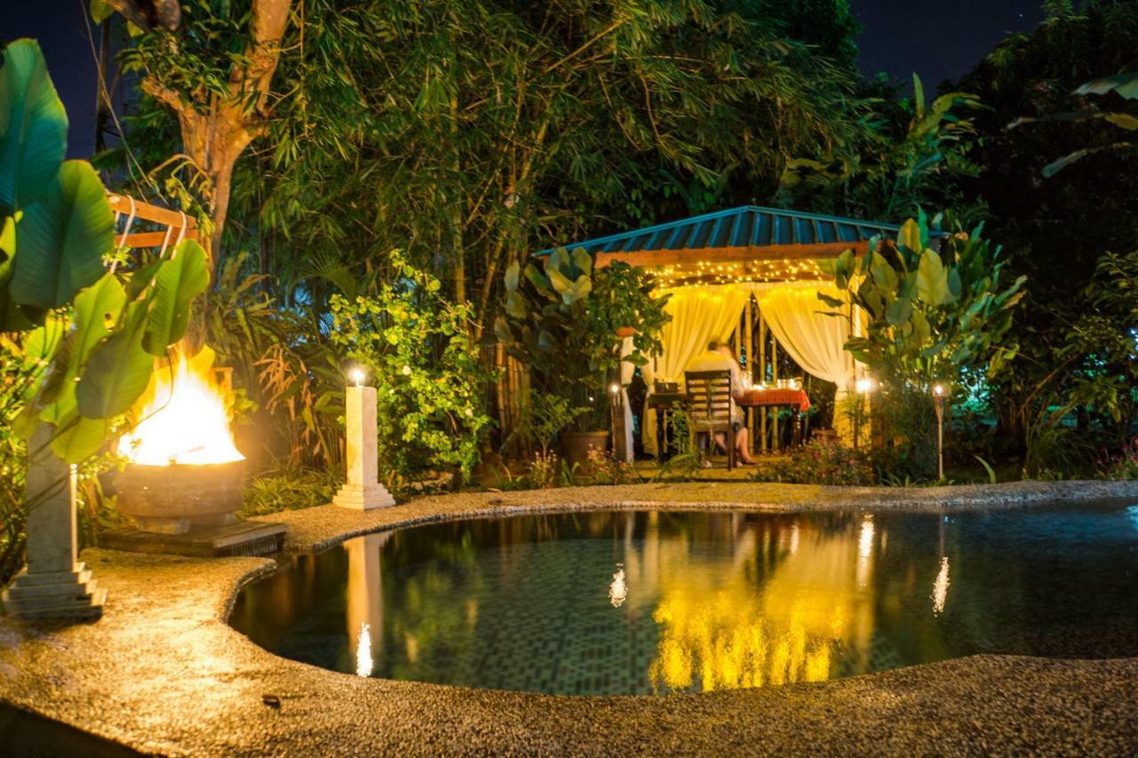 Bike And Tours Bed And Breakfast Lahad Datu Exterior foto